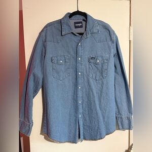 Vintage Wrangler Mens L Blue Denim Pearl Snap Long Sleeve Shirt Cowboy cut shirt